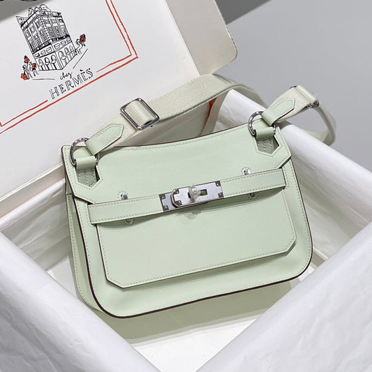 HM JYPSIERE SHOULDER BAG 23 IN LIGHT GREEN CALFSKIN SILVER HARDWARE