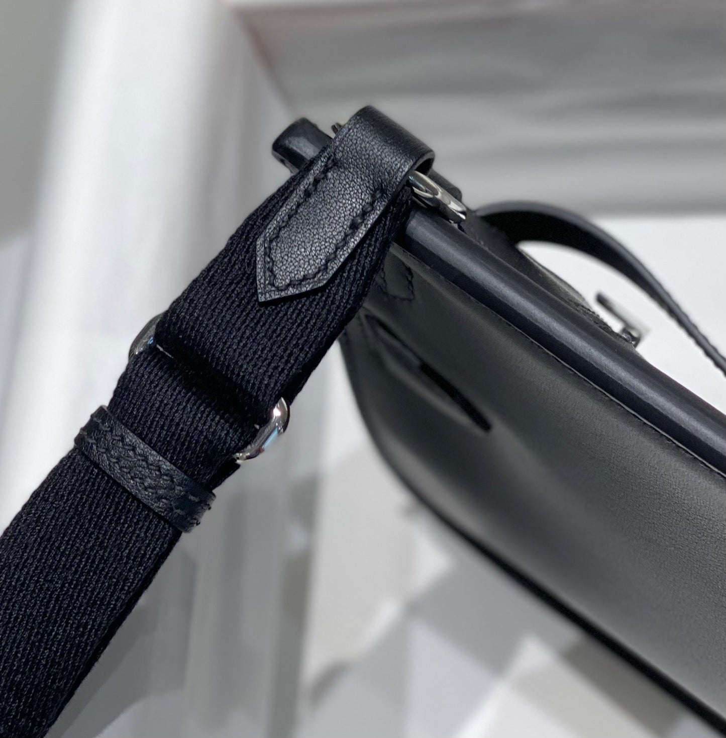 HM JYPSIERE SHOULDER BAG 23 IN NAVY BLUE CALFSKIN SILVER HARDWARE