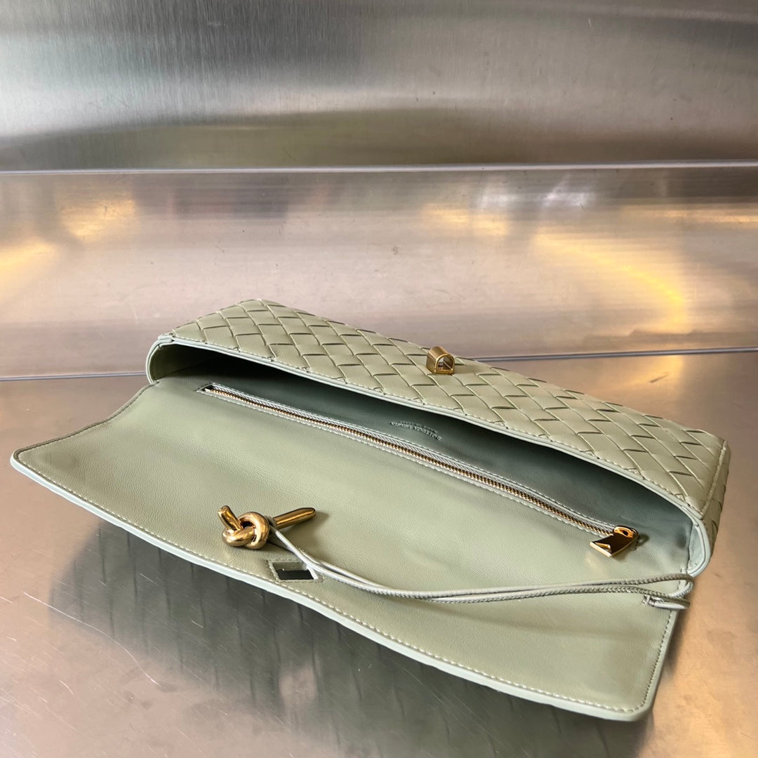 BV Long Clutch Andiamo With Handle 31cm Light Green Calfskin Ghw