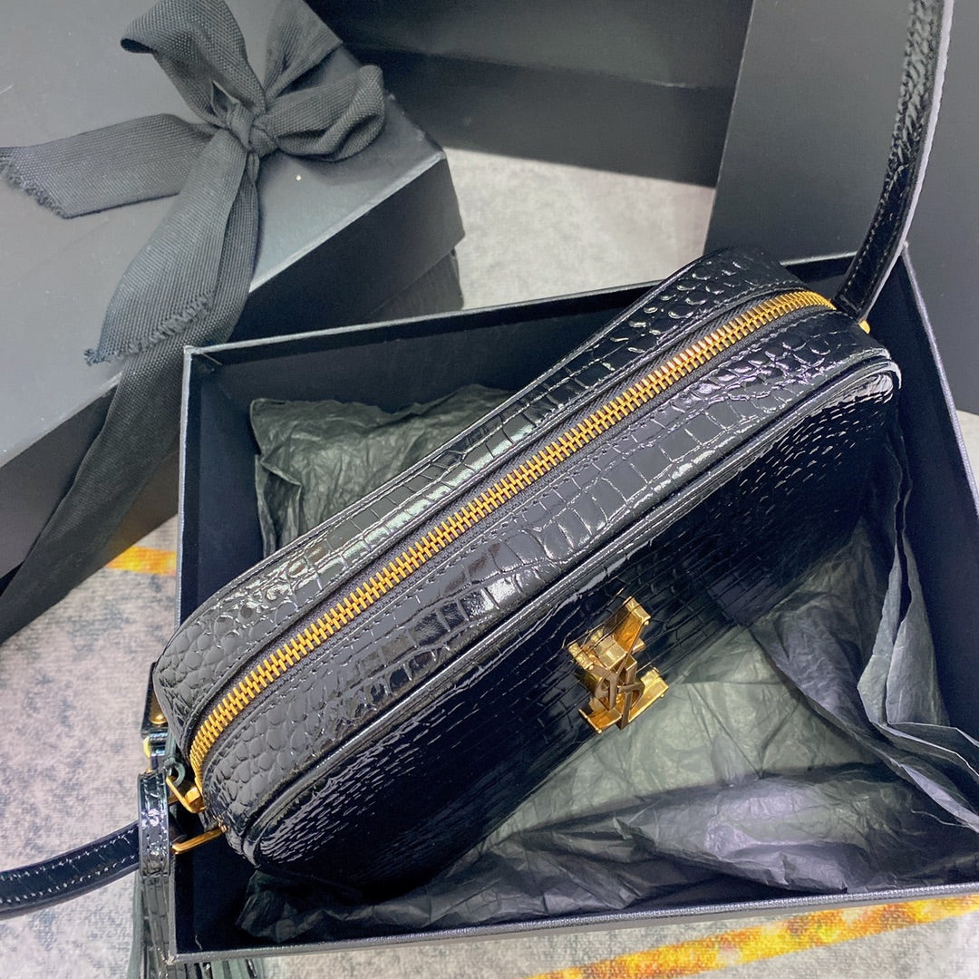 LOU CAMERA BAG 23 IN BLACK CROCODILE PATTERN CALFSKIN GOLD LOGO