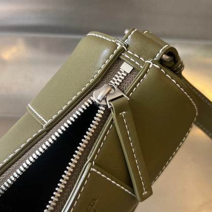 SMALL CYLINDER CASSETTE 21 IN TOBACCO BROWN CALFSKIN