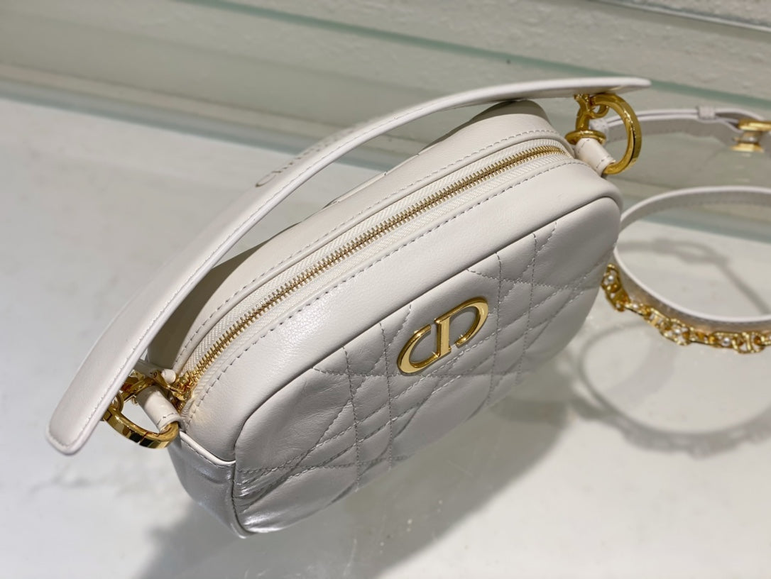 CARO BOX BAG 19 IN WHITE QUILTED MACROCANNAGE CALFSKIN