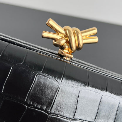 KNOT 19 IN BLACK CROCODILE PATTERN CALFSKIN