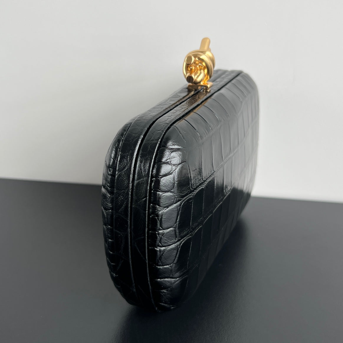 KNOT 19 IN BLACK CROCODILE PATTERN CALFSKIN