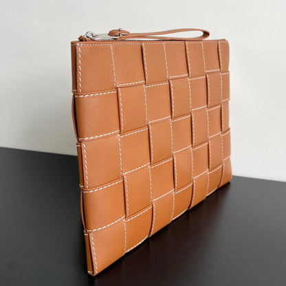 LARGE CASSETTE POUCH 35 IN BURNT SIENNA CALFSKIN