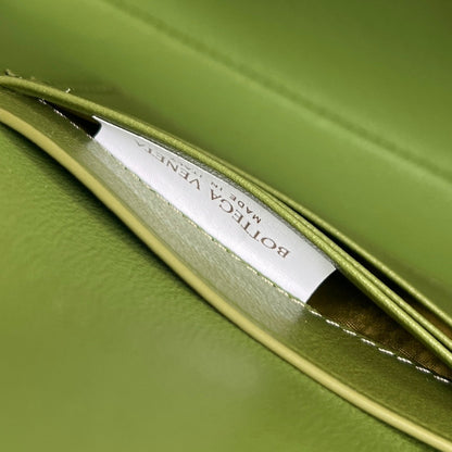 ANDIAMO CLUTCH 31 IN BARLEY CORN CROCODILE PATTERN CALFSKIN