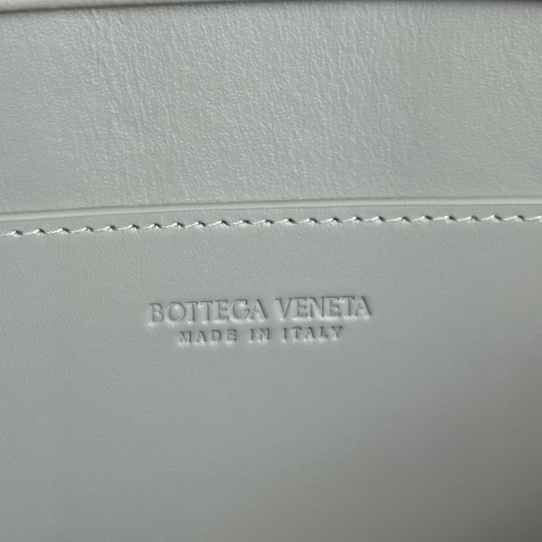 LARGE CASSETTE POUCH 35 IN CORDUROY GRAY CALFSKIN