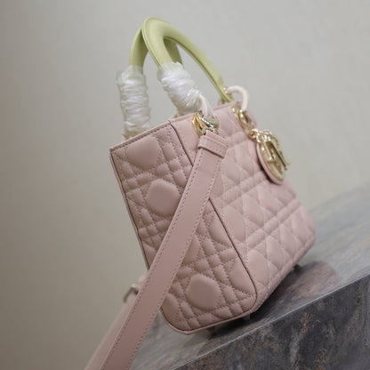 MEDIUM LADY BAG 20 IN BABY PINK QUILTED MACROCANNAGE CALFSKIN SWAMP YELLOW STRAP