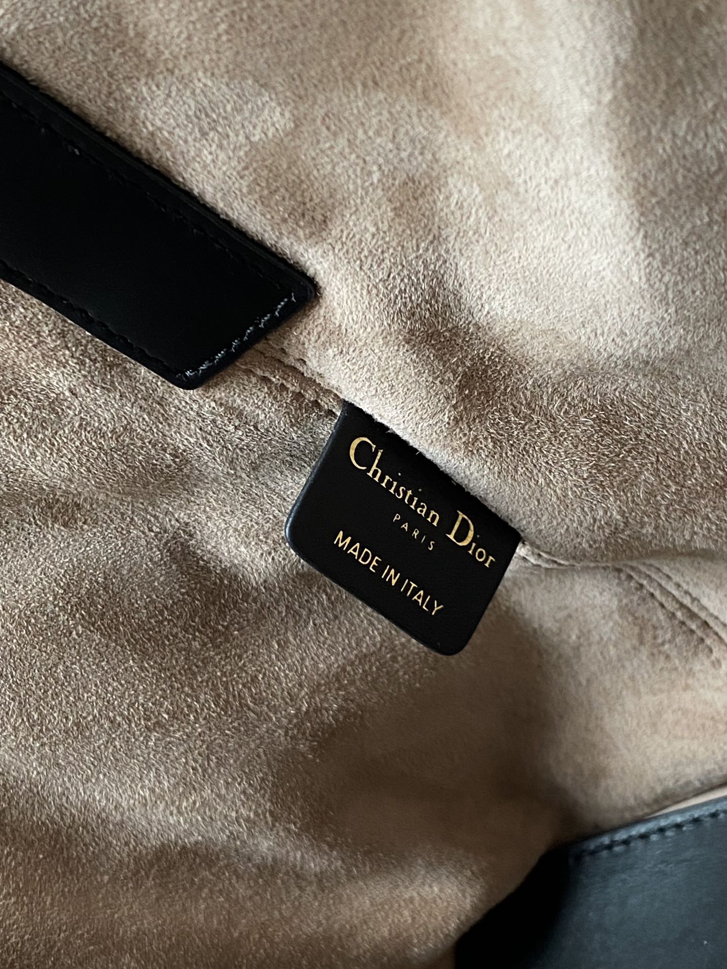 MEDIUM TOUJOURS BAG 28 IN BEIGE CANNAGE CALFSKIN BLACK STRAP