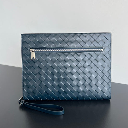 INTRECCIATO CLUTCH 32 IN PICKLED BLUEWOOD SOFT CALFSKIN