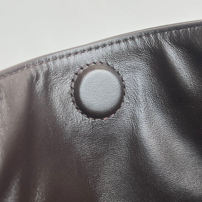 LARGE HOP 46 IN CHOCOLATE LAMBSKIN