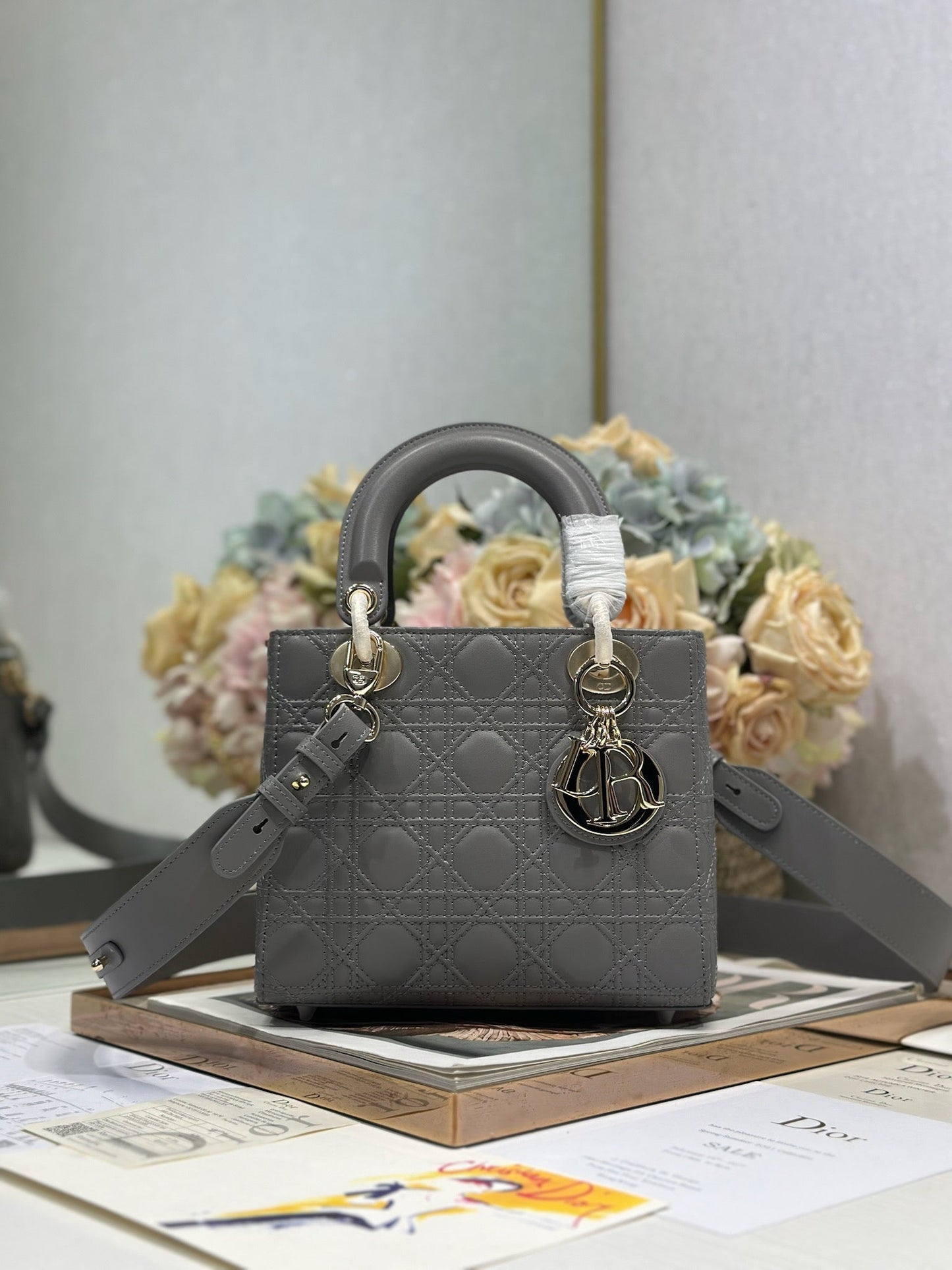 LADY SMALL BAG 20 IN GREY MACROCANNAGE LAMBSKIN GOLD HARDWARE