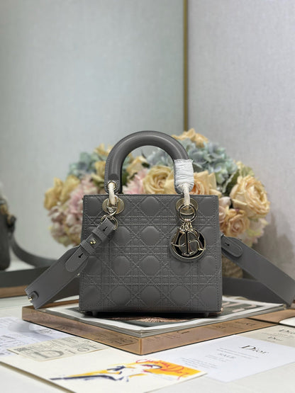 LADY SMALL BAG 20 IN GREY MACROCANNAGE LAMBSKIN GOLD HARDWARE