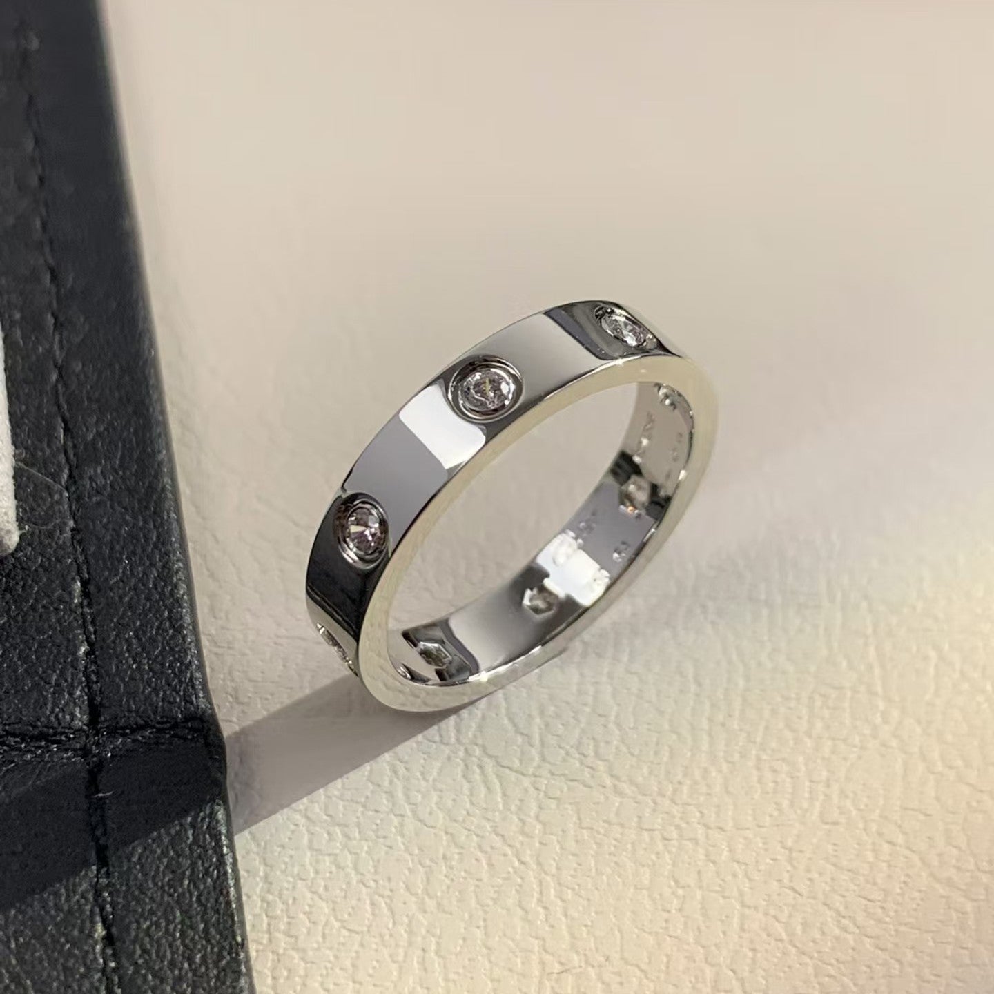 [AURORA]LOVE RING 3.6MM 8 DIAMONDS