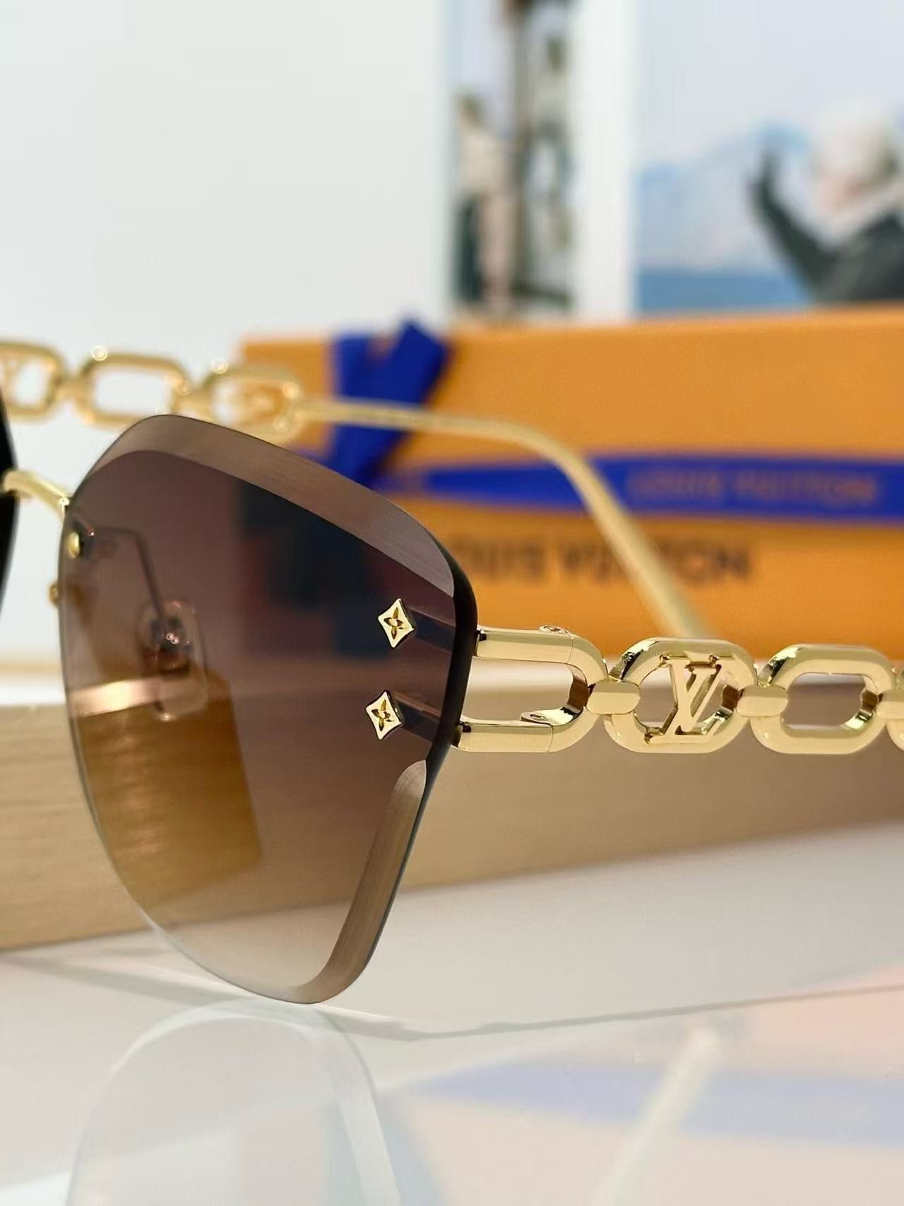 Frameless Gradient Chain Sunglasses