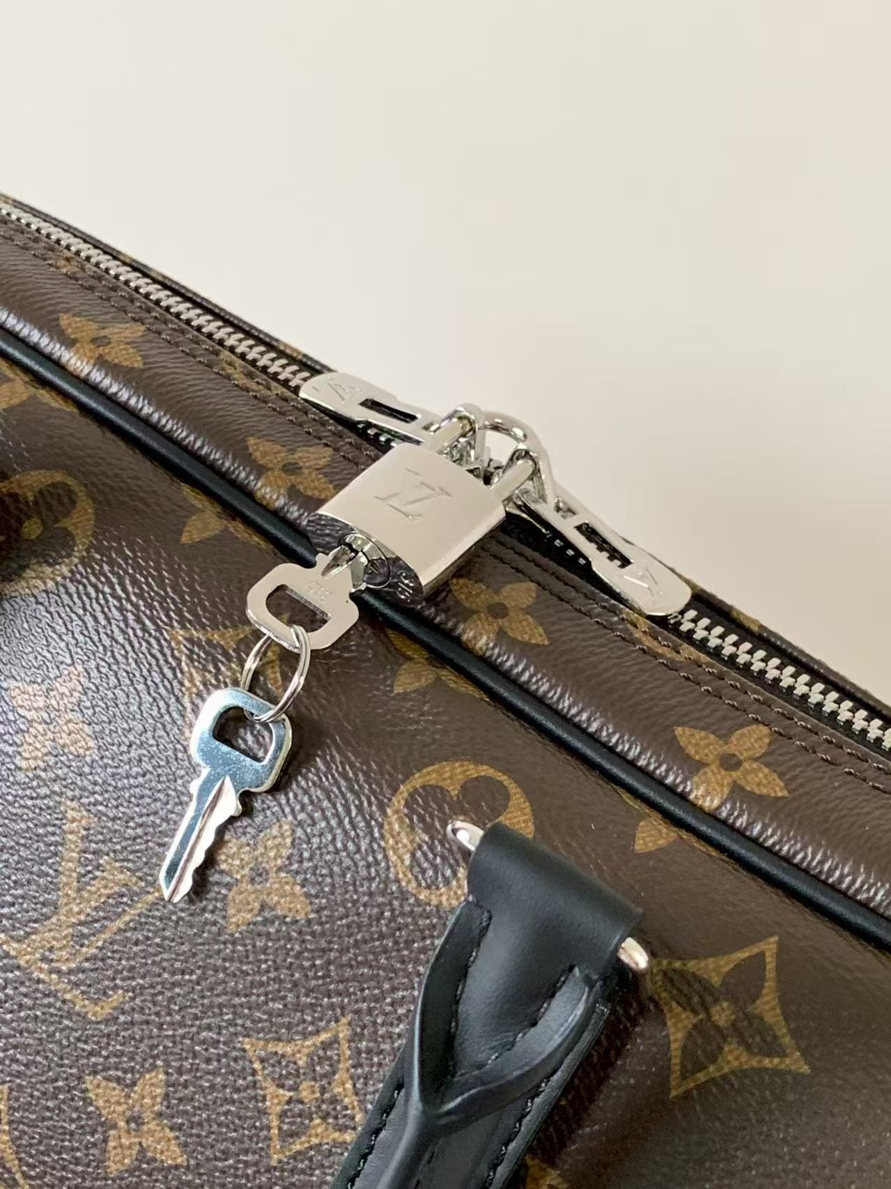 PORTE- DOCUMENTS VOYAGE NM HANDBAG 36 IN BROWN DAMIER