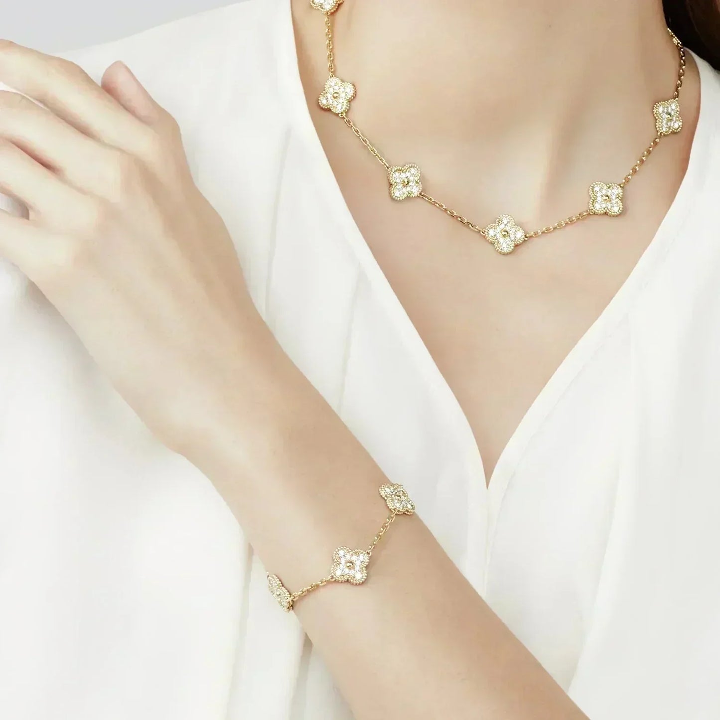 [AURORA]CLOVER 5 MOTIFS  FULL DIAMOND BRACELET