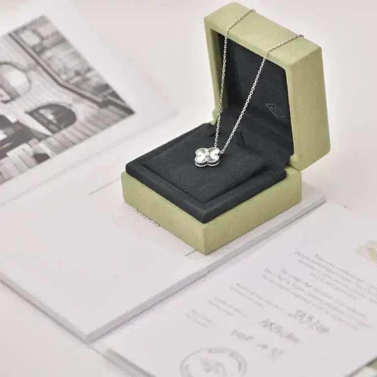 [AURORA]CLOVER  15MM DIAMOND LASER NECKLACE SILVER