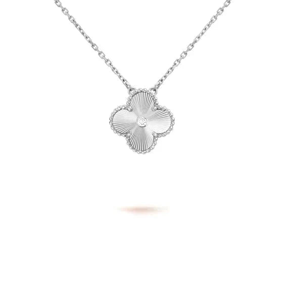 [AURORA]CLOVER  15MM DIAMOND LASER NECKLACE SILVER