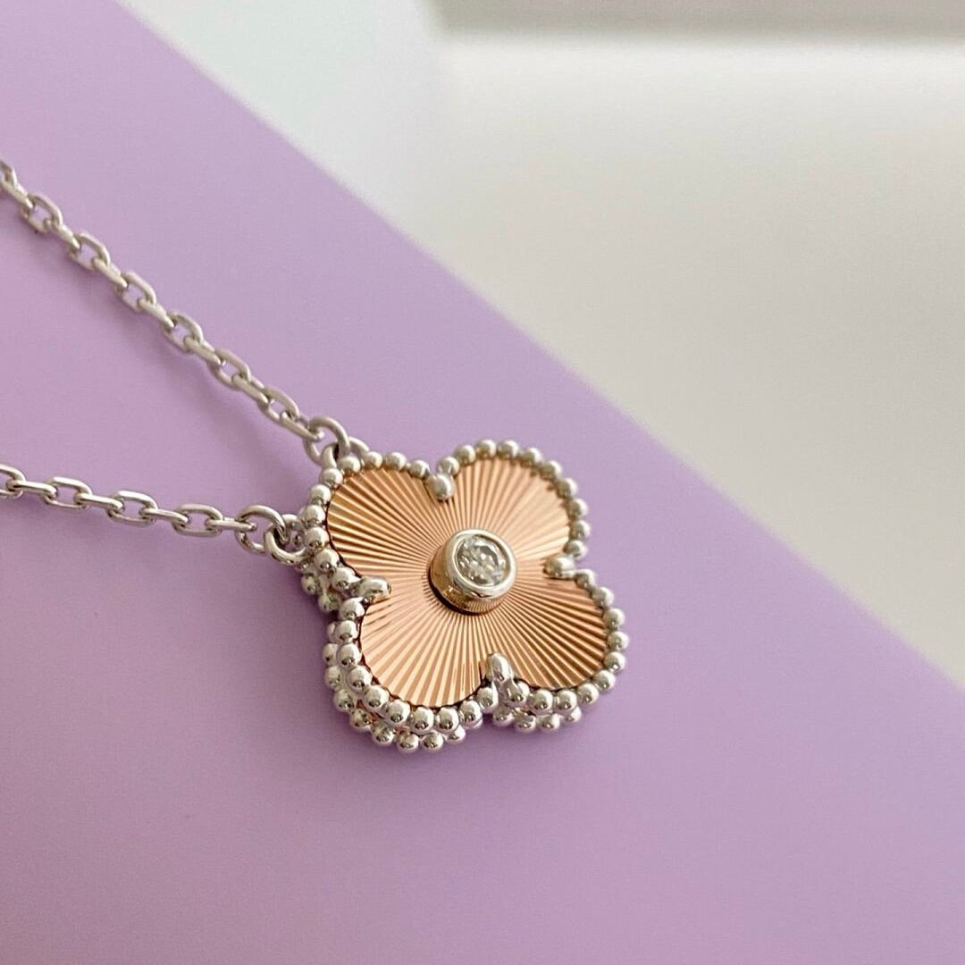 [AURORA]CLOVER 15MM DIAMOND LASER NECKLACE- CHRISTMAS 2024 SPECIAL EDITION