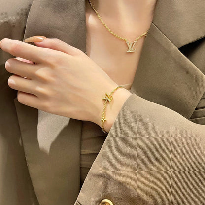 [AURORA]LOGO STAR MOTIF GOLD BRACELET