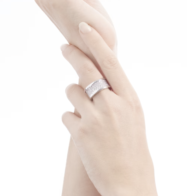 [AURORA]ZERO 1 WITH PAVED DIAMONDS ON THE SPIRAL RING