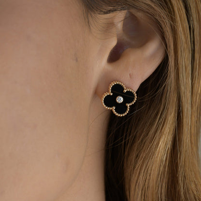 [AURORA]CLOVER MEDIUM 1 MOTIFS ONYX DIAMOND EARRINGS
