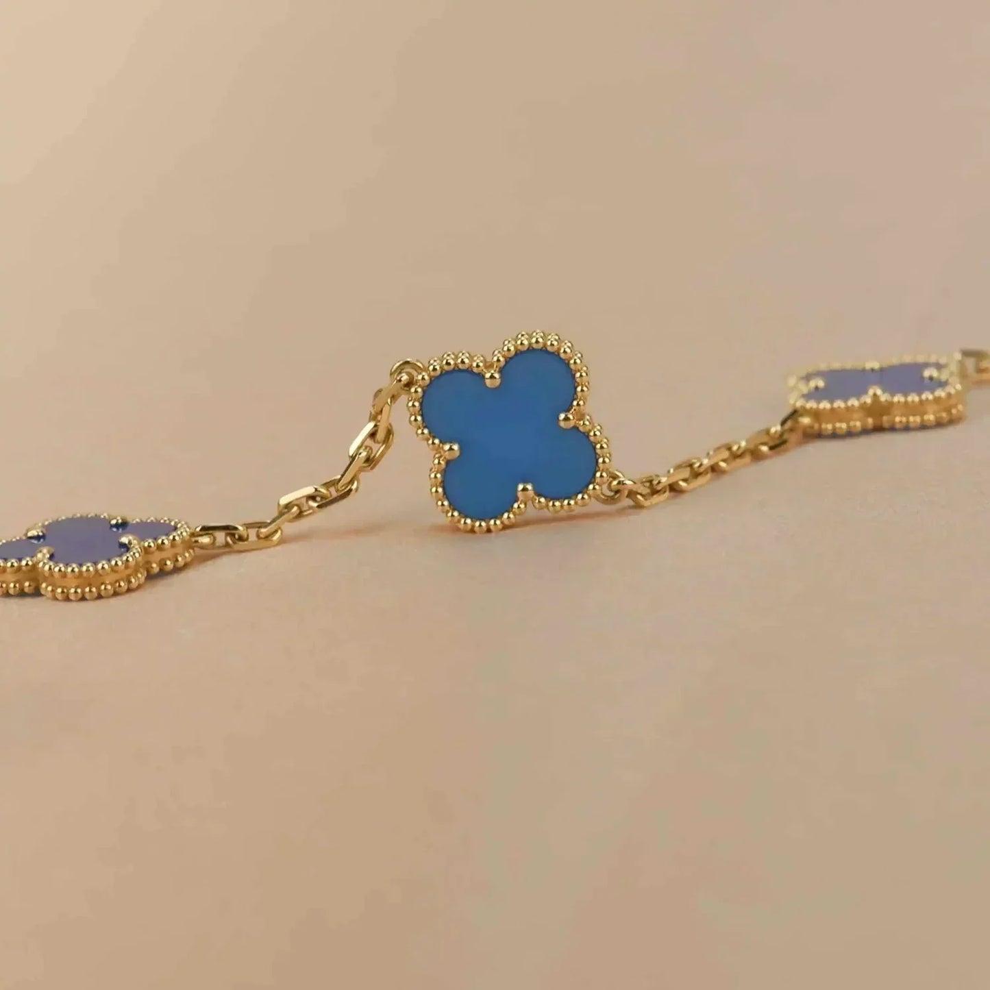 [AURORA]CLOVER 5 MOTIFS BLUE AGATE BRACELET