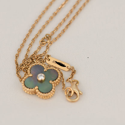 [AURORA]CLOVER 15MM DIAMOND AND MOTHER-OF-GREY NECKLACE