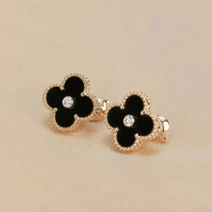 [AURORA]CLOVER MEDIUM 1 MOTIFS ONYX DIAMOND EARRINGS