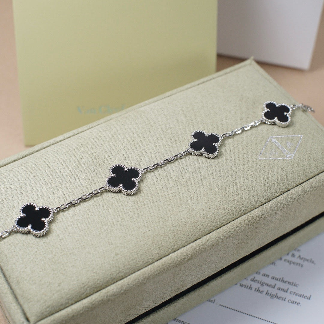 [AURORA]CLOVER 5 MOTIF ONYXS  BRACELET SILVER