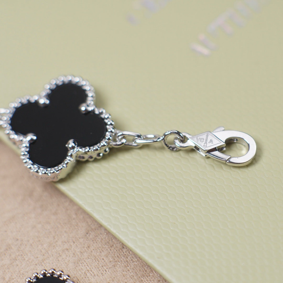 [AURORA]CLOVER 5 MOTIF ONYXS  BRACELET SILVER