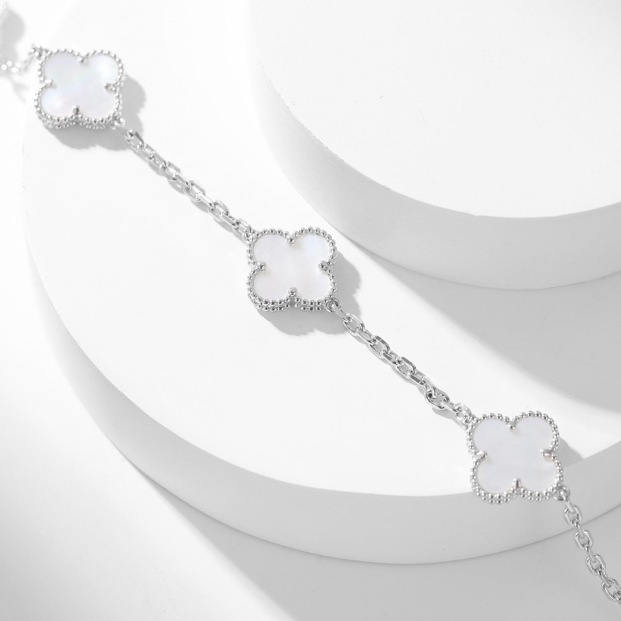 [AURORA]CLOVER 10 MOTIFS WHITE MOTHER OF PEARL NECKLACE