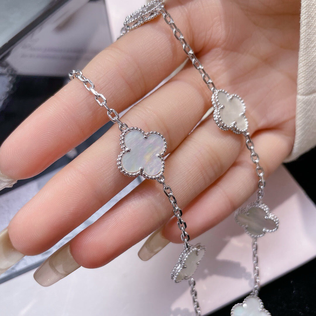 [AURORA]CLOVER 10 MOTIFS WHITE MOTHER OF PEARL NECKLACE