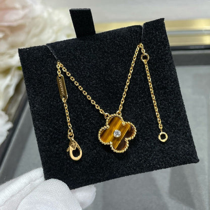 [AURORA]CLOVER 15MM DIAMOND AND YELLOW TIGER'S EYE AGATE necklace