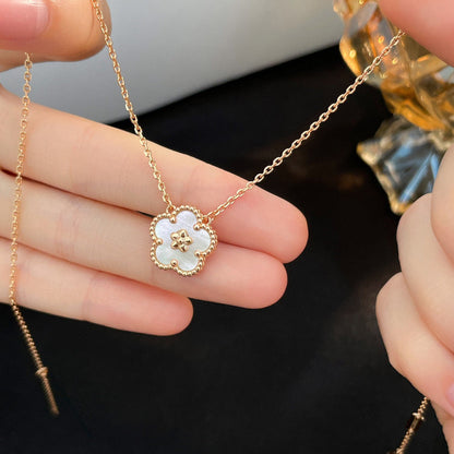[AURORA]LUCKY  WHITE MOP  PLUM BLOSSOM NECKLACE