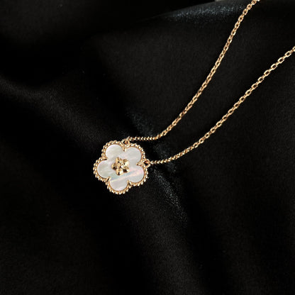 [AURORA]LUCKY  WHITE MOP  PLUM BLOSSOM NECKLACE