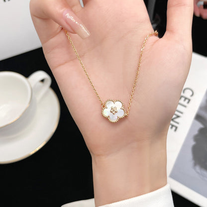 [AURORA]LUCKY WHITE MOP PLUM BLOSSOM  BRACELET