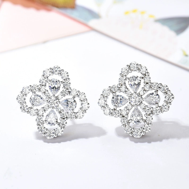[AURORA]LOOP EARRINGS FULL MOTIF DIAMOND 16MM
