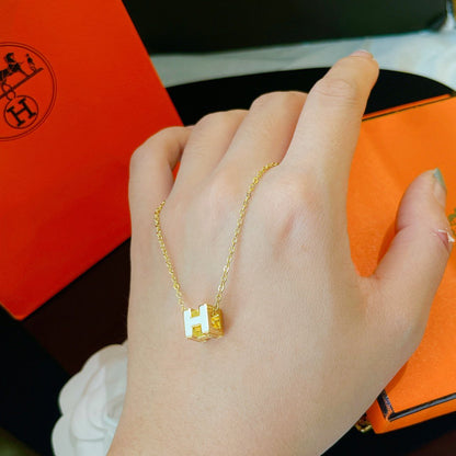 [AURORA]H WHITE SQUARE GOLD NECKLACE