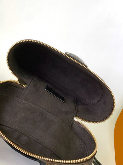 VANITY CHAIN POUCH 19 MONOGRAM REVERSE CANVAS