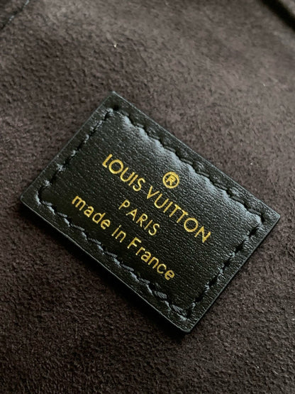 VANITY CHAIN POUCH 19 MONOGRAM REVERSE CANVAS