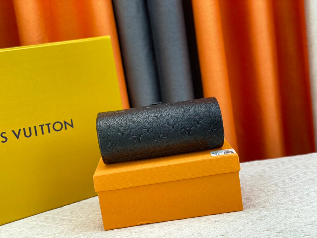 ETUI 3 MONTRES MONOGRAM TAURILLON BLACK CALFSKIN