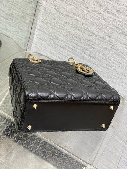 MEDIUM LADY BAG 24 IN BLACK CALFSKIN GOLD HARDWARE