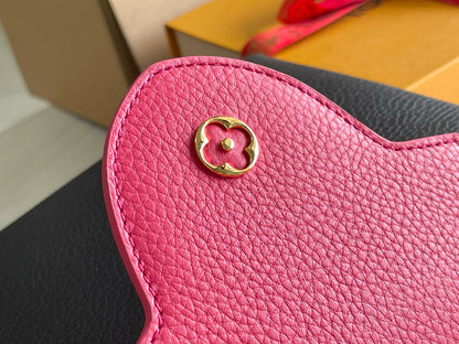 CAPUCINES MM 31 BLACK GOLD HARDWARE