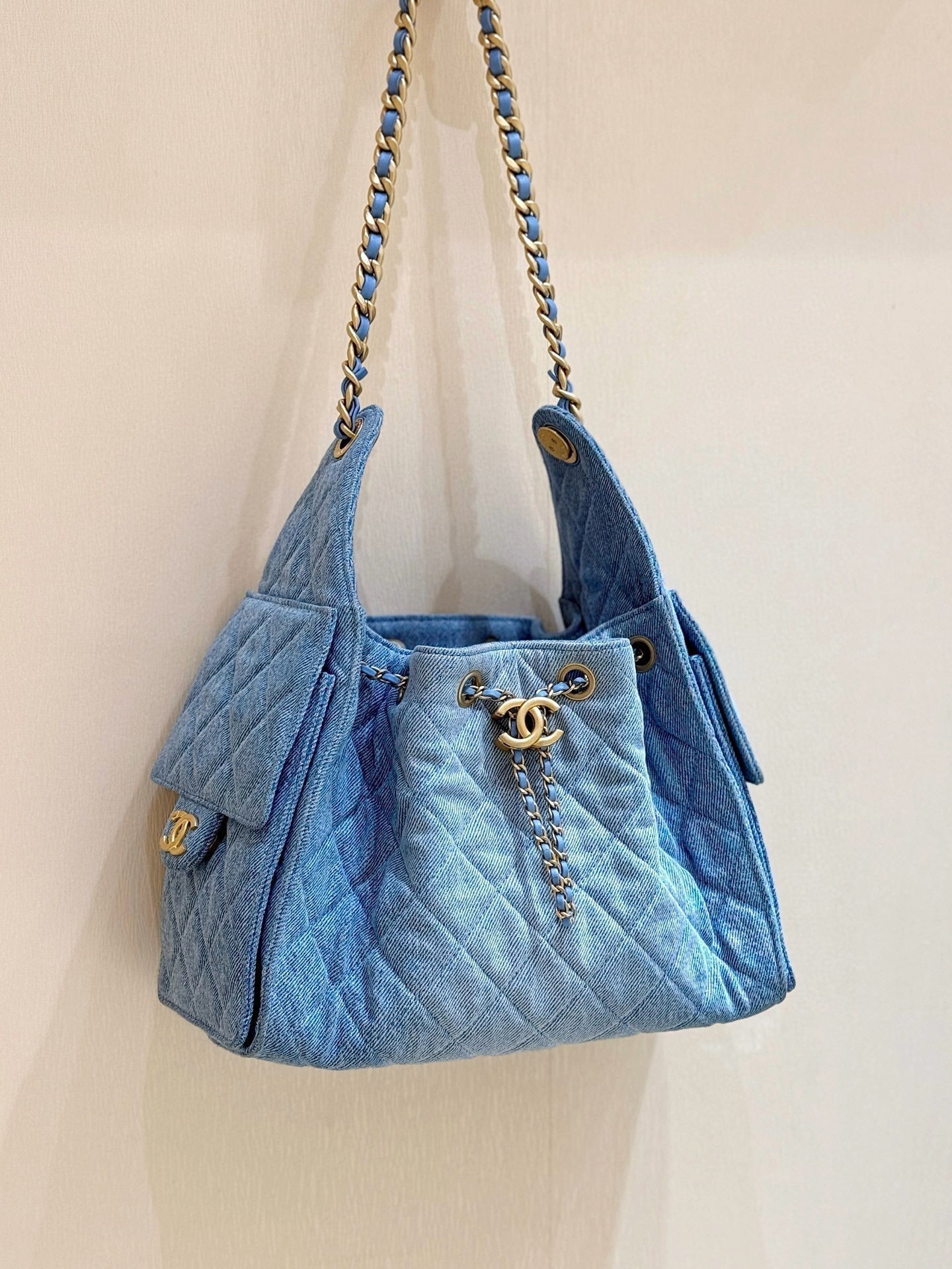 CC 25 HANDBAG IN BLUE 30 DENIM GOLD HARDWARE
