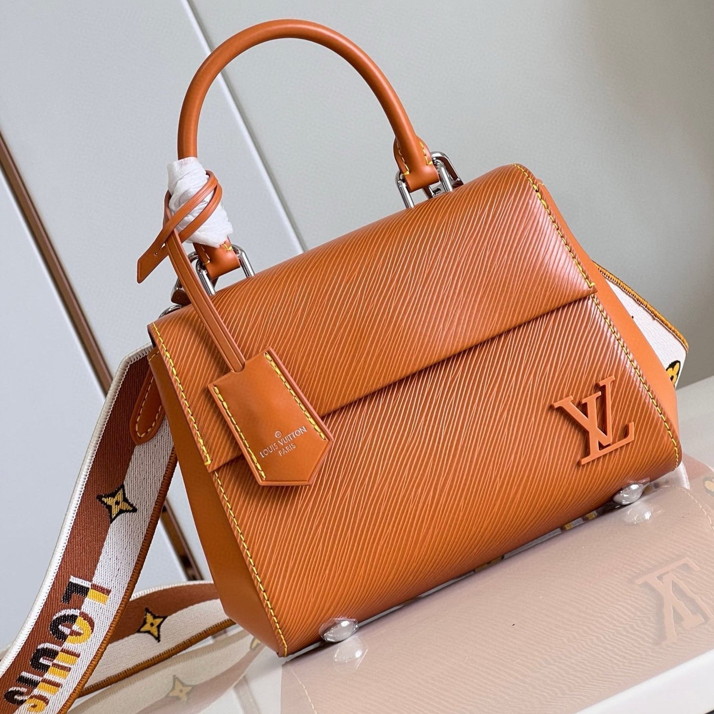 CLUNY MINI 20 IN GOLD HONEY EPI LEATHER