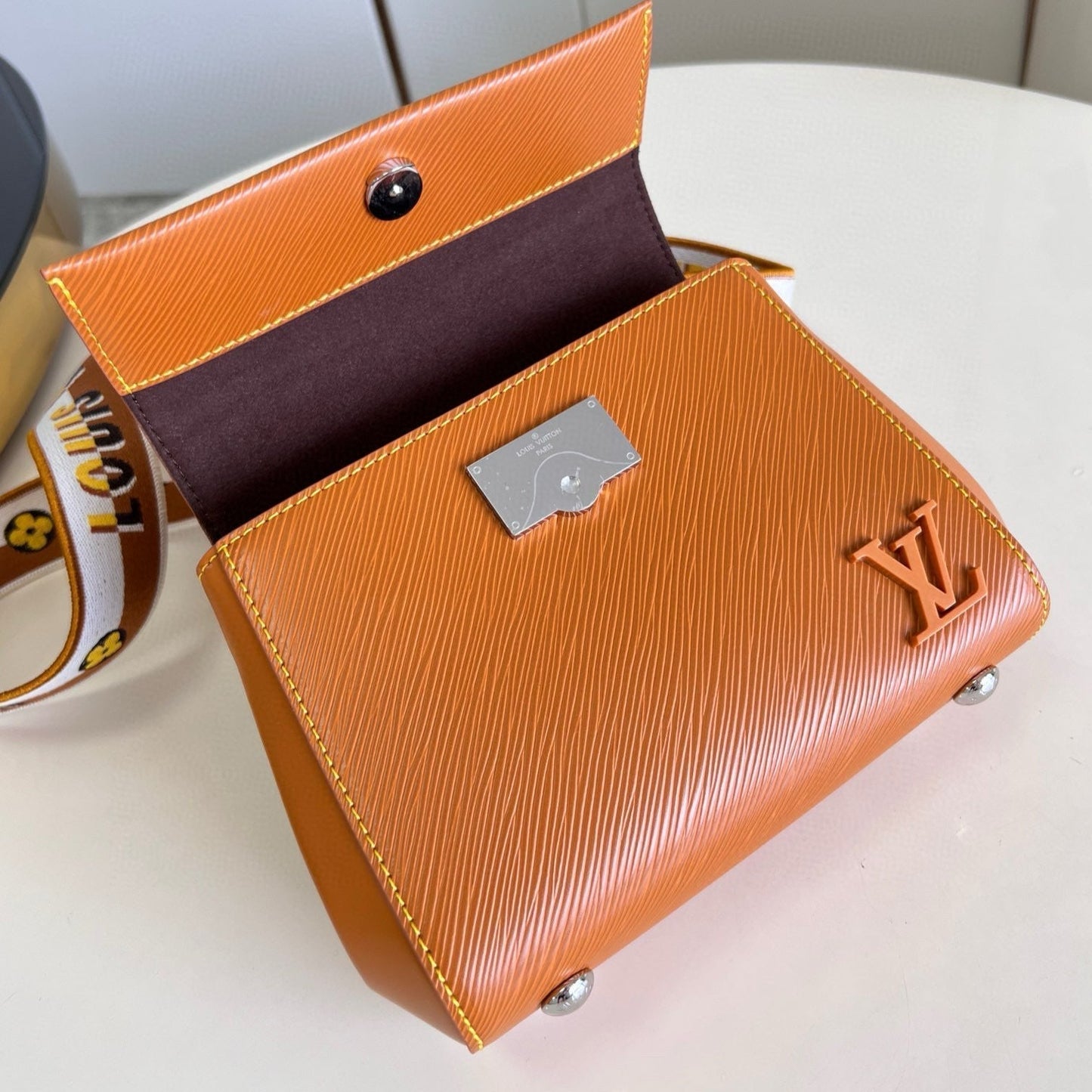 CLUNY MINI 20 IN GOLD HONEY EPI LEATHER