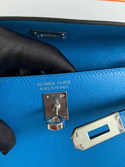 KELLY DANSE 22 EVERCOLOR BLUE IN CALFSKIN SILVER HARDWARE