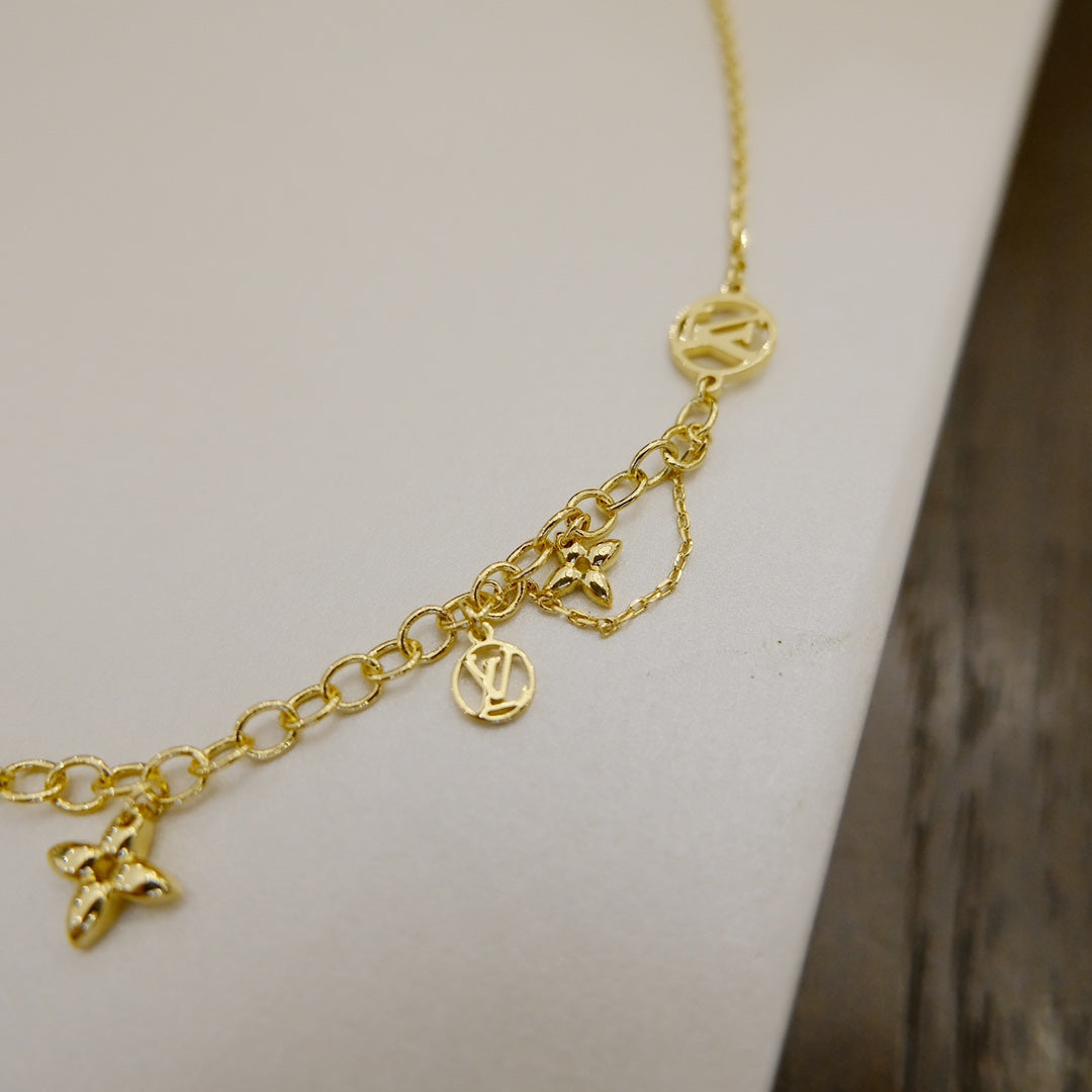 [AURORA]BLOOMING SUPPLE NECKLACE BRASS